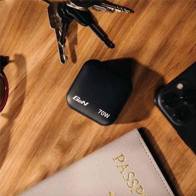 Alt view image 4 of 8 - Verbatim Mini GaN Charger 70W 3 Port - 70 W - 120 V AC, 230 V AC Input - 1