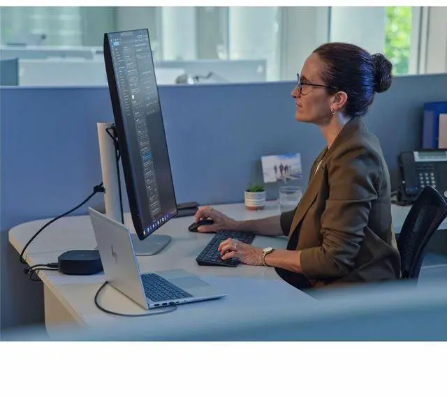 Alt view image 3 of 6 - HP EliteBook 6 G1a 14" Touchscreen Notebook - WUXGA - AMD Ryzen 7 250 - 16 GB - 512 GB SSD - English Keyboard - Pike Silver - AMD Chip - 1920 x 1200 - Windows 11 Pro - AMD Radeon 780M Graphics -