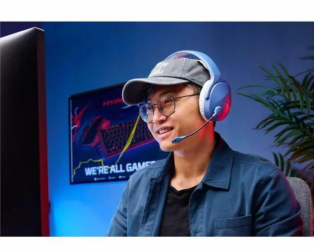 Alt view image 2 of 5 - HyperX Cloud Jet Wireless Black Gaming Headset (AJ0T1AA) - Stereo - Wireless - Bluetooth/RF - 49.2 ft - 32 Ohm - 20 Hz to 20 kHz - Over-the-head - Binaural - Circumaural - Electret Condenser, Uni-dire