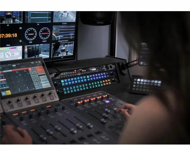 Alt view image 10 of 11 - Elgato Stream Deck Studio - Keypad - with NFC Input Device  10GBO9901