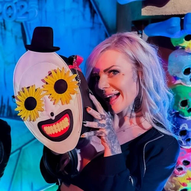 Alt view image 3 of 4 - Trick or Treat Studios - Terrifier 2 - Flower Glasses Art the Clown Bag