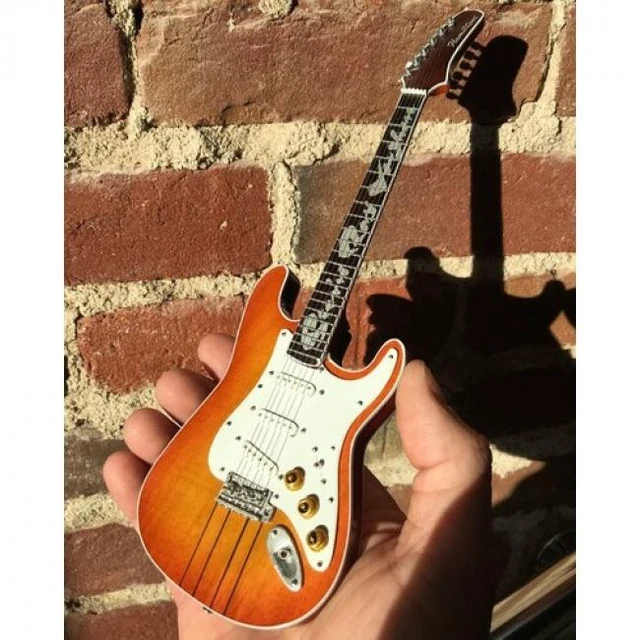 Alt view image 3 of 5 - Axe Heaven Stevie Ray Vaughan Signature Hamiltone Mini Guitar Replica Collectible SRV-058