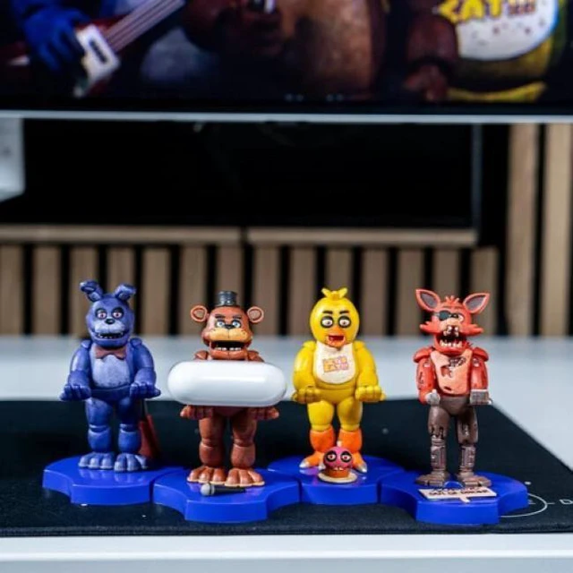 Alt view image 5 of 6 - Five Nights at Freddy's - Mini Cable Guy - Freddy Phone Stand