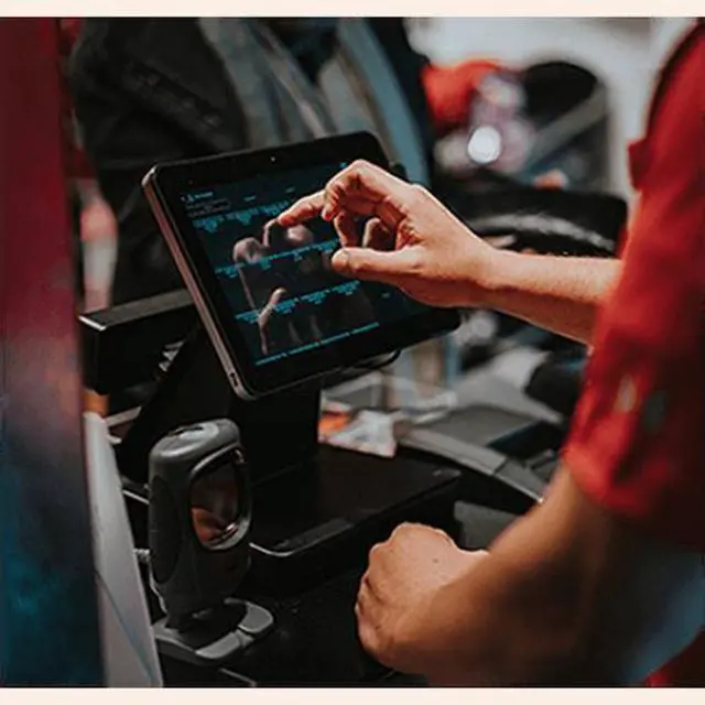 Alt view image 3 of 14 - Elo E610902 I-Series 2.0 10" Commercial-Grade AiO Touchscreen for Android