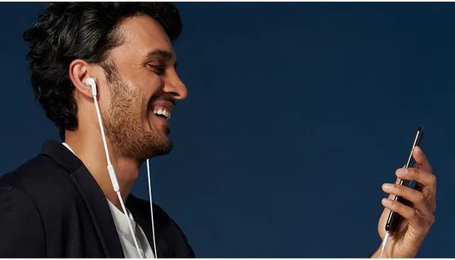 Alt view image 3 of 20 - Belkin SoundForm Wired Earbuds with Lightning Connector (G3H0001btWHT) - White