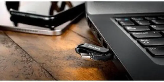 Alt view image 2 of 20 - SANDISK SDDDC3-032G-A46 32GB Plastic Dual USB Type C
