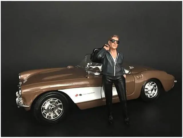 Alt view image 2 of 5 - "Ladies Night" Tom (Bartender) Figurine for 1/24 Scale Models by American Diorama