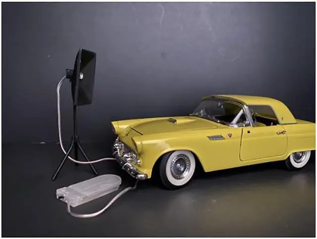 Alt view image 4 of 7 - Photographer Lighting Kit Set of 2 Lights for 1/24 Scale Models by American Diorama 38439