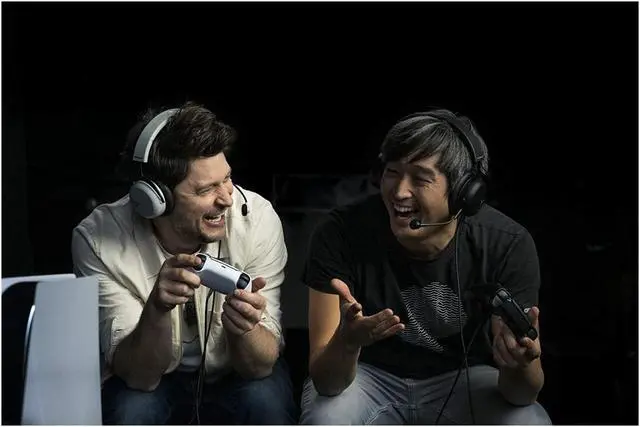 Alt view image 4 of 6 - beyerdynamic MMX 150 Closed Over-Ear Gaming Headset with Augmented Mode, META Voice Microphone and Excellent Sound for All Gaming Devices