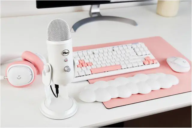 Alt view image 5 of 6 - Blue Microphones Yeti USB Microphone (White Mist) with Microphone Stand Bundle