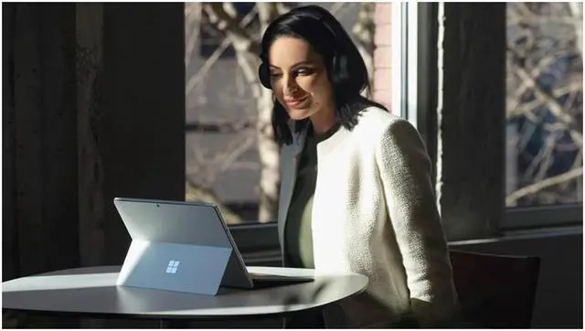 Alt view image 8 of 11 - Microsoft Surface Pro 8 Tablet - 13 Inch - Core i7 - 16 GB RAM - 256 GB SSD - Windows 10 - Platinum