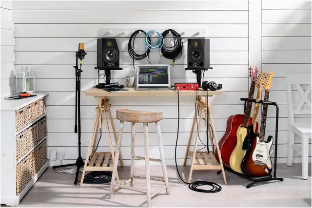 Alt view image 14 of 20 - Focusrite Clarett+ 2Pre 10-in / 4-out Audio Interface