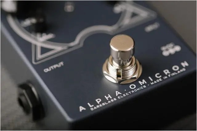 Alt view image 3 of 3 - Darkglass Alpha Omicron Bass Preamp/OD Pedal