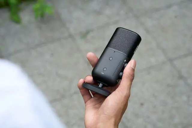 Alt view image 6 of 7 - Sony Wireless Streaming Microphone ECM-S1