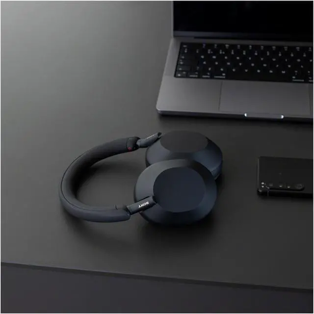 Alt view image 5 of 7 - Sony WH-1000XM5 Wireless Noise Canceling Over-Ear Headphones (Black) Bundle