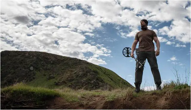 Alt view image 13 of 13 - Minelab Equinox 900 Metal Detector w/EQX 11 Double-D Coil and EQX 6 DoubleD Coil