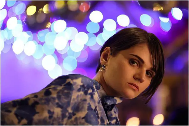 Alt view image 14 of 18 - Canon RF135mm F1.8 L is USM