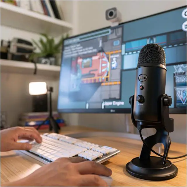 Alt view image 5 of 7 - Blue Yeti Microphone (Blackout) with Knox Gear Pop Filter and 3.0 4 Port USB Hub