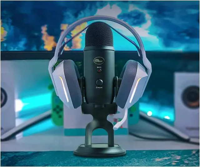 Alt view image 4 of 7 - Blue Yeti USB Microphone (Blackout) with Knox Gear Headphones and Pop Filter