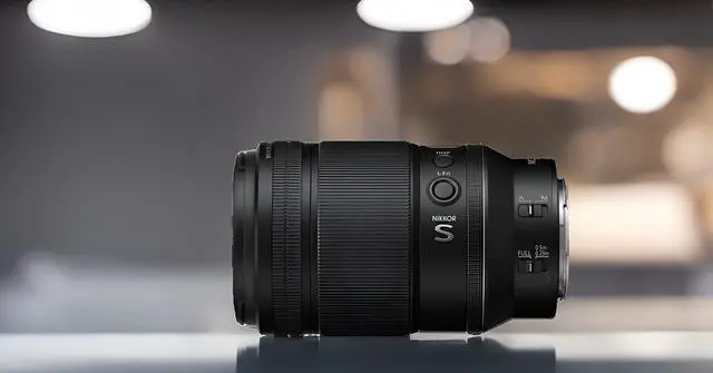 Alt view image 7 of 7 - Nikon NIKKOR Z MC 105mm f/2.8 VR S Macro Lens (Nikon Z) Dlx Bundle