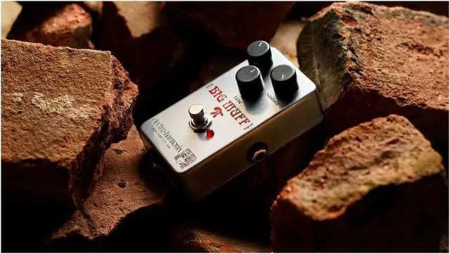 Alt view image 9 of 9 - Electro-Harmonix Ram's Head Big Muff Pi Distortion Guitar Effects Pedal