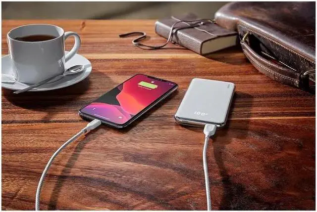 Alt view image 6 of 6 - Ubio Labs Silhouette 6,000mAh Portable Power Bank (White)