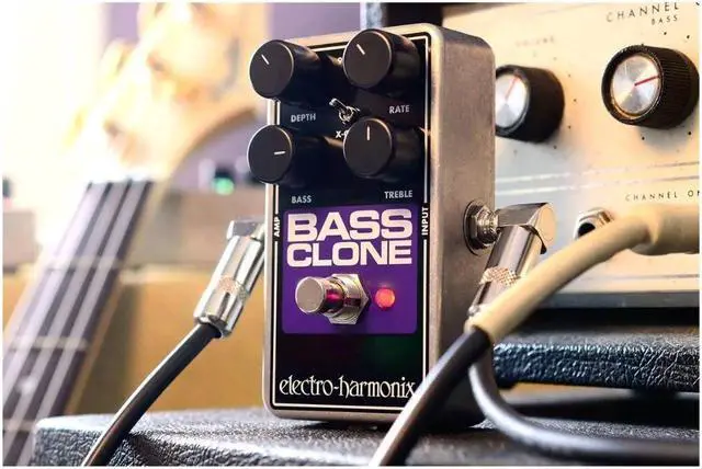 Alt view image 8 of 8 - Electro-Harmonix Bass Clone Chorus Effect Pedal