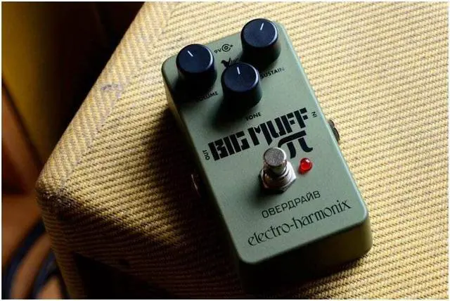 Alt view image 11 of 19 - Electro-Harmonix Green Russian Big Muff