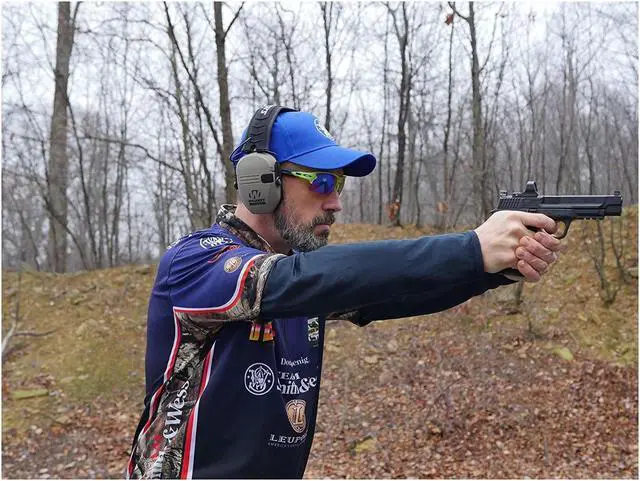 Alt view image 5 of 7 - Walker's Game Ear Razor Slim Electronic Lightweight Shooting Hunting Range Hearing Protection Muffs Glasses Bundle