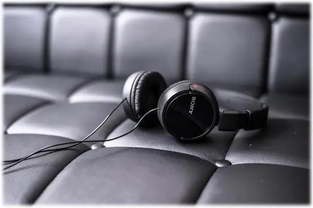 Alt view image 7 of 7 - Sony MDR-ZX310AP ZX Series Stereo Headset (Black) with Headphone Case bundle