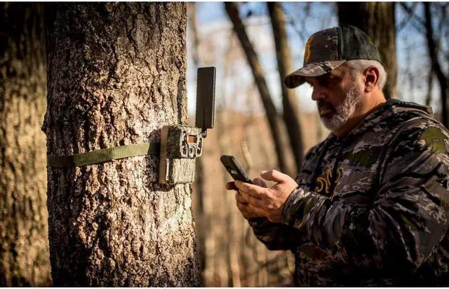 Alt view image 3 of 5 - Browning Trail Camera-Defender Wireless Vision Pro HD