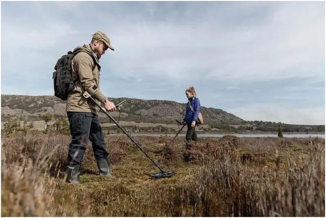 Alt view image 7 of 7 - Minelab X-TERRA ELITE EXPEDITION PACK (Detector + Additional Coil + Wireless Headphones)