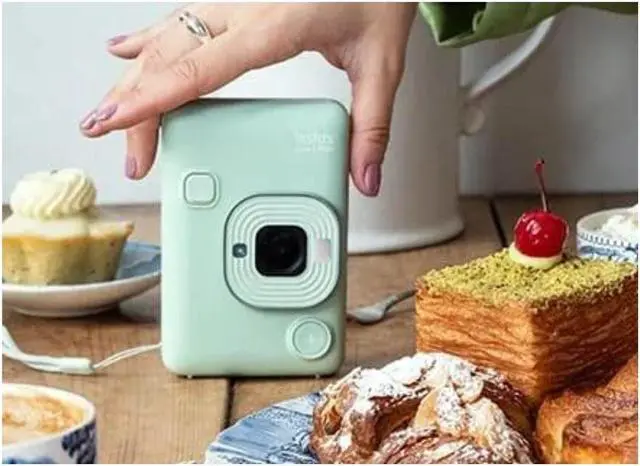 Alt view image 5 of 20 - Fujifilm INSTAX MINI LIPLAY C GREEN VN EX D US