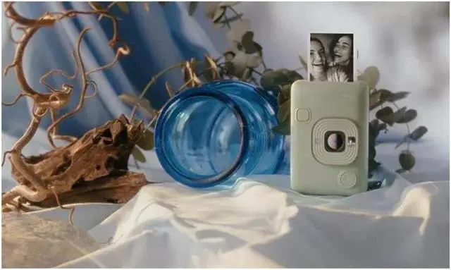 Alt view image 6 of 20 - Fujifilm INSTAX MINI LIPLAY C GREEN VN EX D US