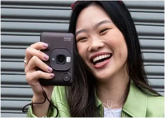 Alt view image 4 of 20 - Fujifilm INSTAX MINI LIPLAY C BRONZE VN EX D US
