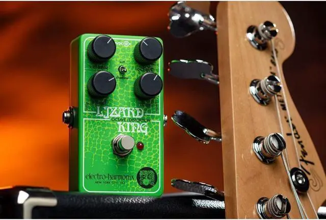 Alt view image 5 of 7 - Electro-Harmonix Lizard King Octave Fuzz Pedal for Bass