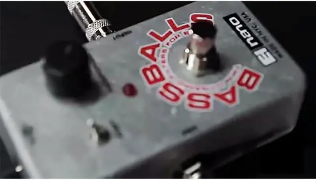 Alt view image 2 of 3 - Electro-Harmonix Bassballs Twin Dynamic Envelope Bass Filter Pedal #NBASSBALLS