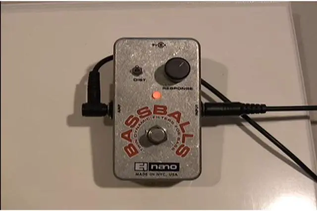 Alt view image 3 of 3 - Electro-Harmonix Bassballs Twin Dynamic Envelope Bass Filter Pedal #NBASSBALLS