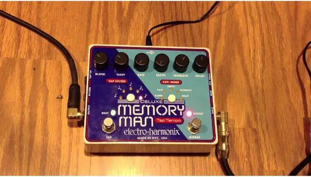 Alt view image 5 of 6 - Electro-Harmonix Deluxe Memory Man 1100-TT Analog Delay with Tap Tempo Guitar Pedal