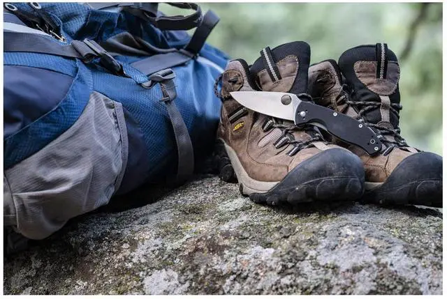 Alt view image 12 of 13 - SPYDERCO C122PBK SPYDERCO TENACIOUS LIGHTWEIGHT 3.4 IN PLAIN BLADE FRN HANDLE