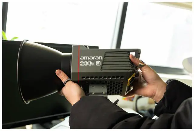 Alt view image 5 of 7 - Aputure Amaran COB 100D S Point Source LED 100W Daylight with Full-Size Universal Bowens Mount, Featuring Integrated Sidus Mesh Technology, and Dual-Blue LED Chipset Design