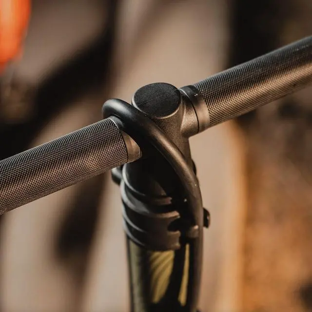 Alt view image 6 of 7 - Topeak JoeBlow Mountain II Bicycle Floor Pump with Steel Barrel and 3.5-Inch Easy-to-Read Base-Mounted Analog Gauge