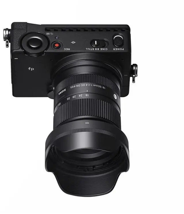 Alt view image 18 of 18 - Sigma 18-50mm F2.8 DC DN Contemporary for L Mount