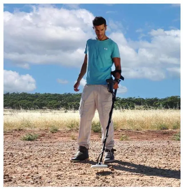 Alt view image 6 of 7 - Minelab Gold Monster 1000 Metal Detector with Fully Automatic Operation and Two Detect Modes (1 to 5-Inch Coil)