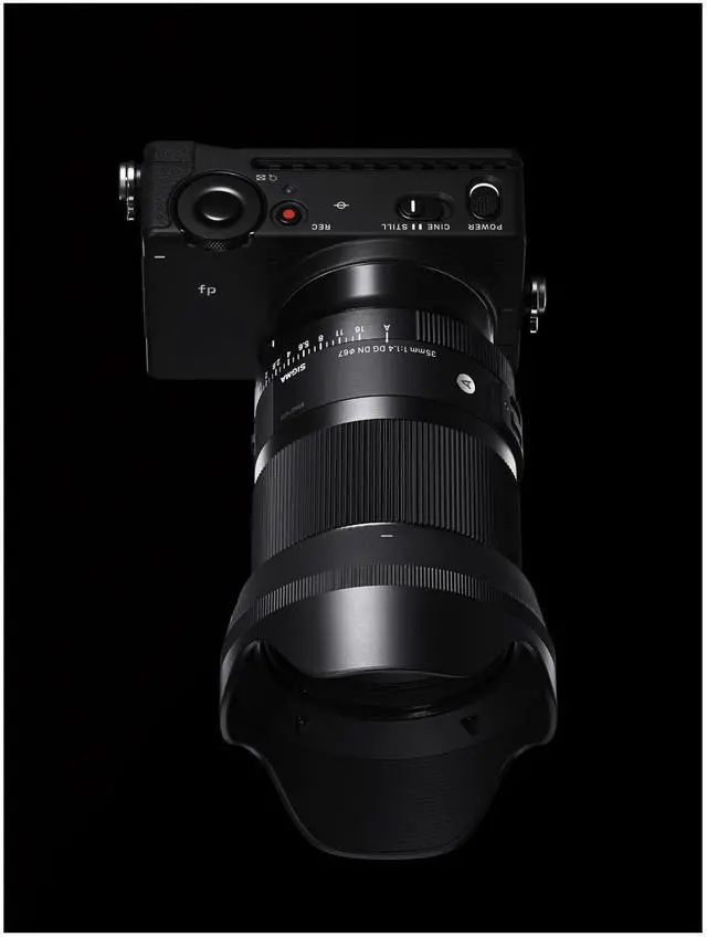 Alt view image 10 of 18 - Sigma 35mm F1.4 DG DN for L- Mount