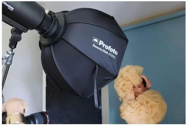 Alt view image 7 of 8 - Profoto 24" Beauty Dish Softbox with Deflector Plate, White