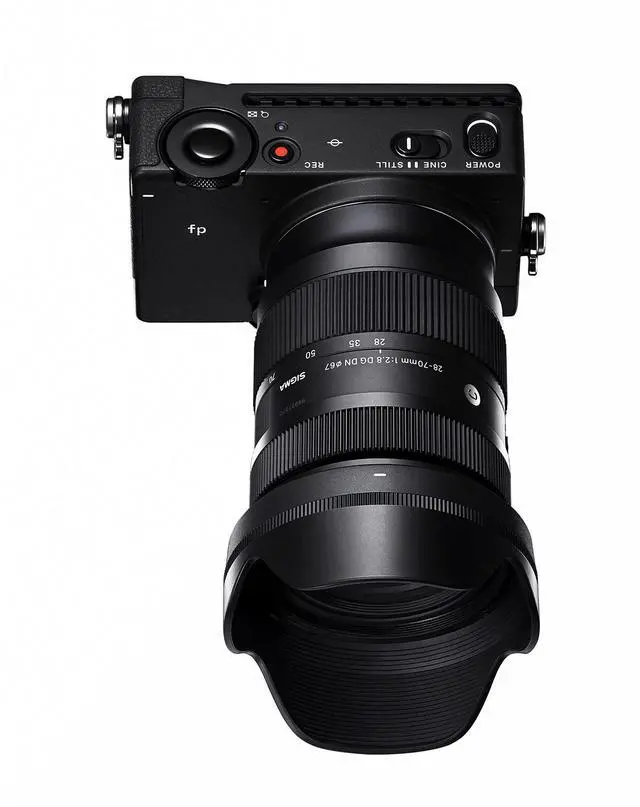 Alt view image 13 of 14 - Sigma 28-70mm F2.8 DG DN for L-Mount