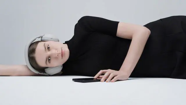 Alt view image 19 of 20 - Sony WH1000XM6S Best Wireless Noise Canceling Headphones - Platinum Silver