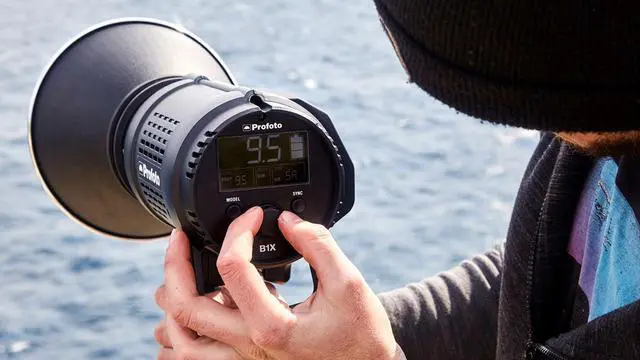 Alt view image 11 of 16 - Profoto OCF Magnum Reflector
