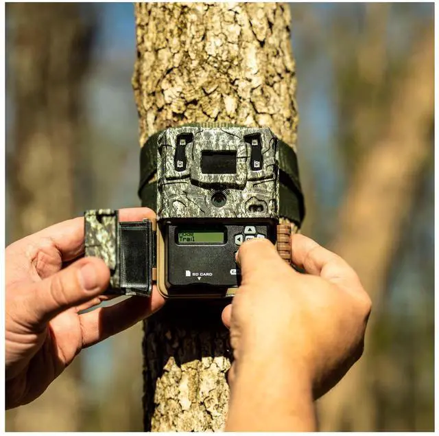 Alt view image 7 of 7 - Browning Trail Cameras - Command Ops Elite 40MP (4-Pack) with 4x 32GB Memory Card and Card Reader (9 Items)